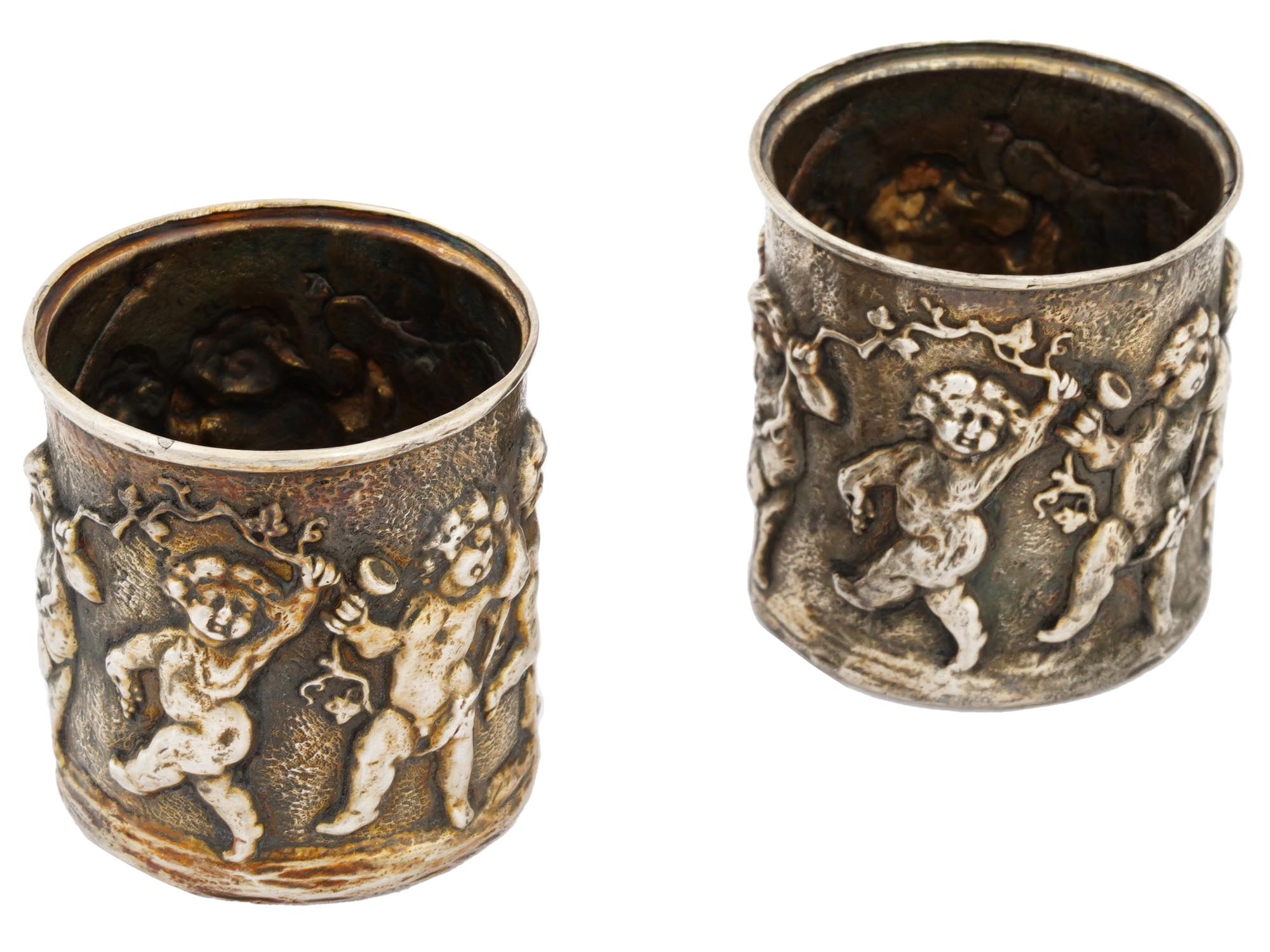 PAIR OF RUSSIAN GILT SILVER SHOT CUPS WITH CUPIDS PIC-3