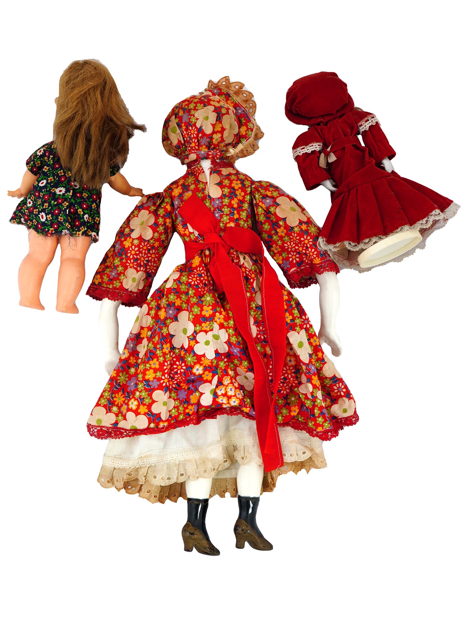 COLLECTION OF VINTAGE PORCELAIN DOLLS IN OUTFITS PIC-2