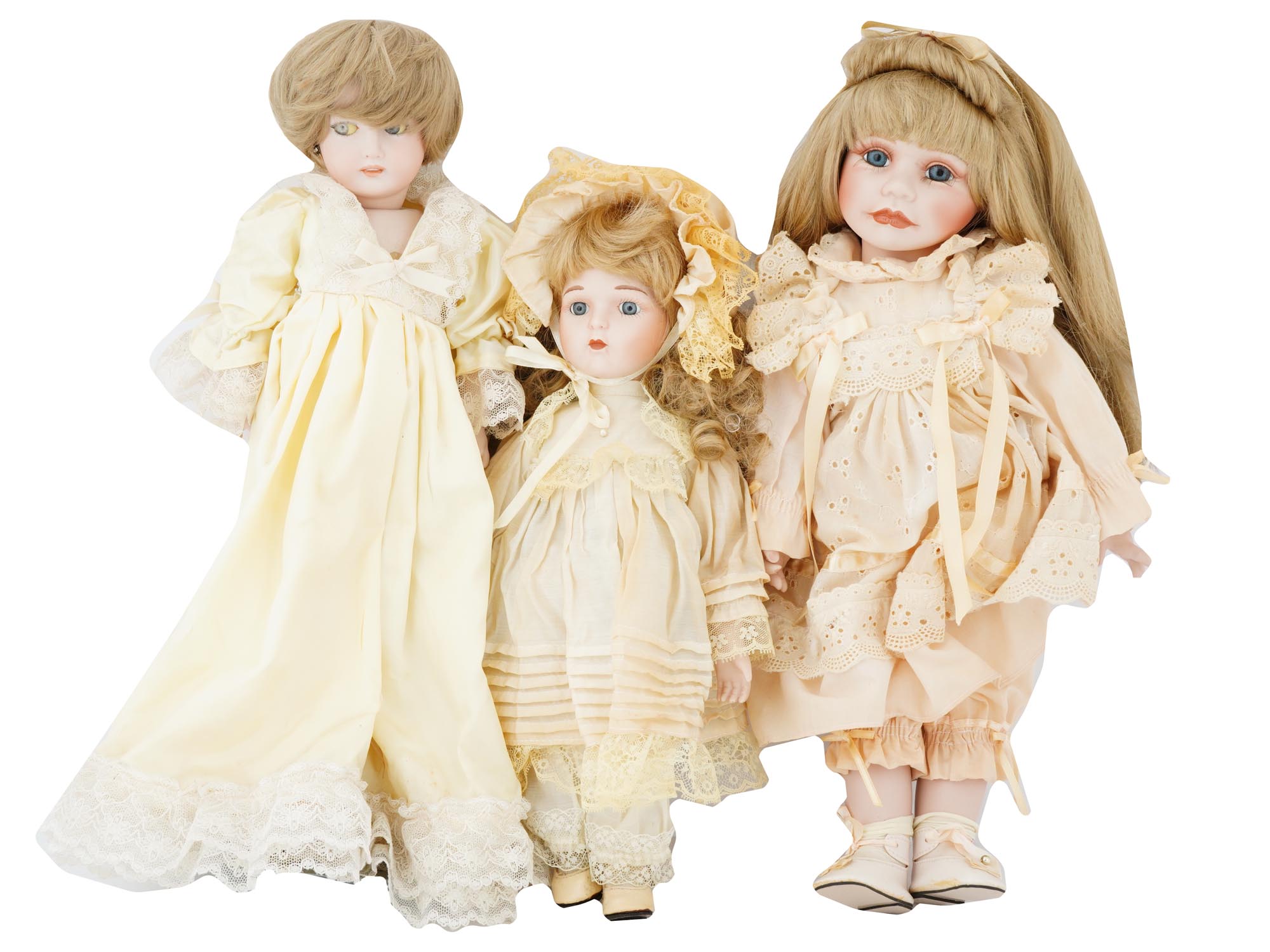 COLLECTION OF VINTAGE PORCELAIN DOLLS IN OUTFITS PIC-3