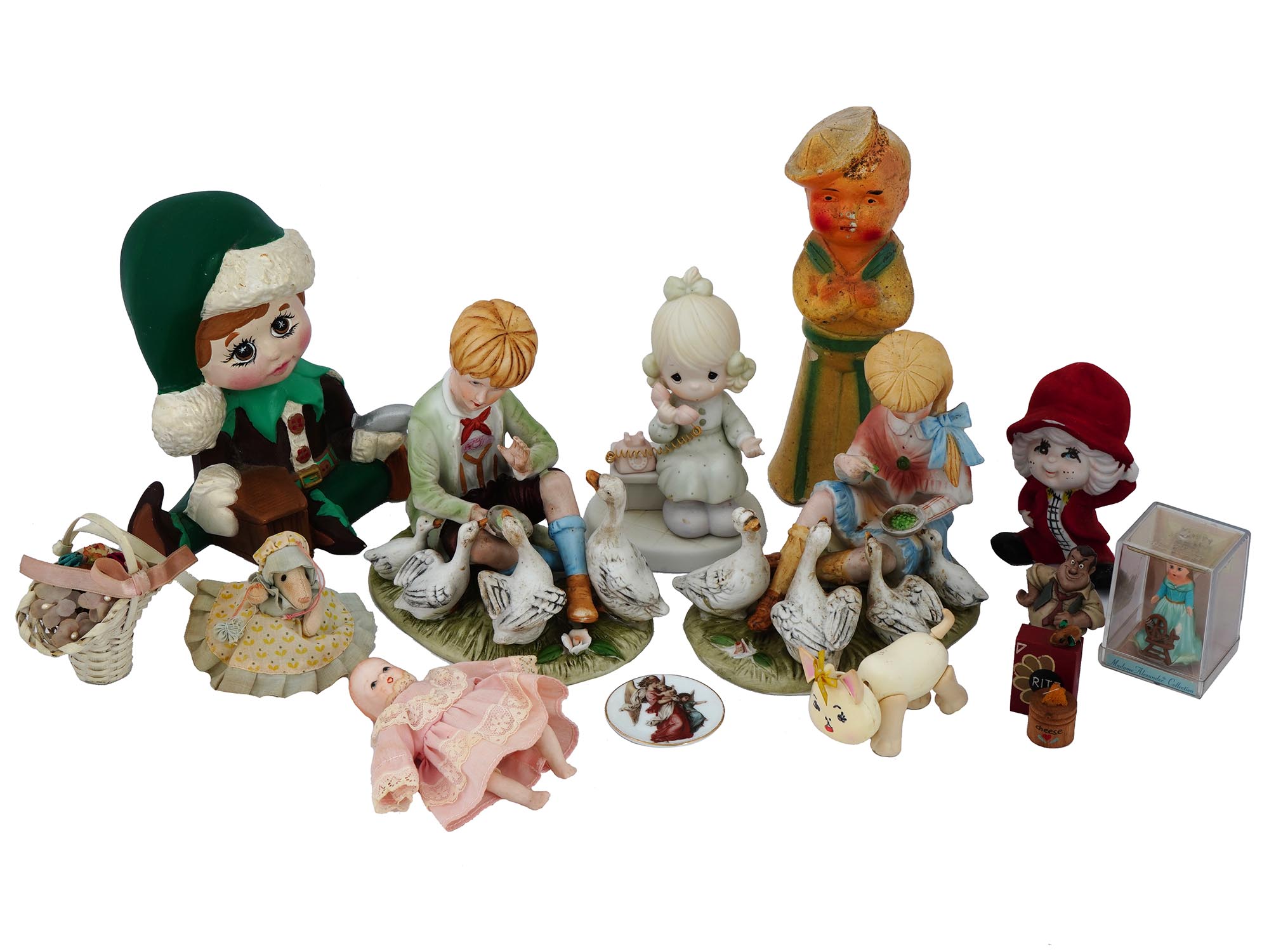 COLLECTION OF VINTAGE TOYS AND PORCELAIN FIGURINES PIC-0