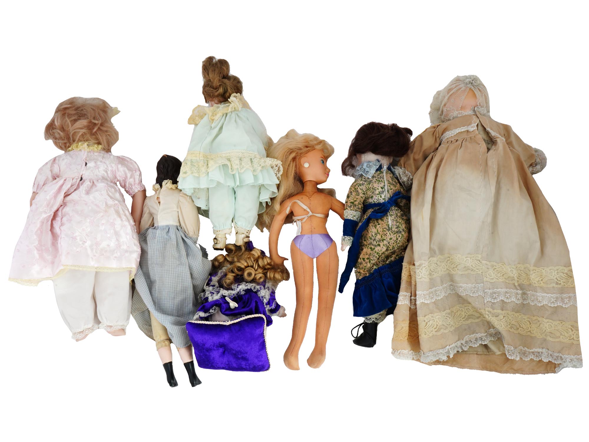 COLLECTION OF VINTAGE PORCELAIN DOLLS IN OUTFITS PIC-1