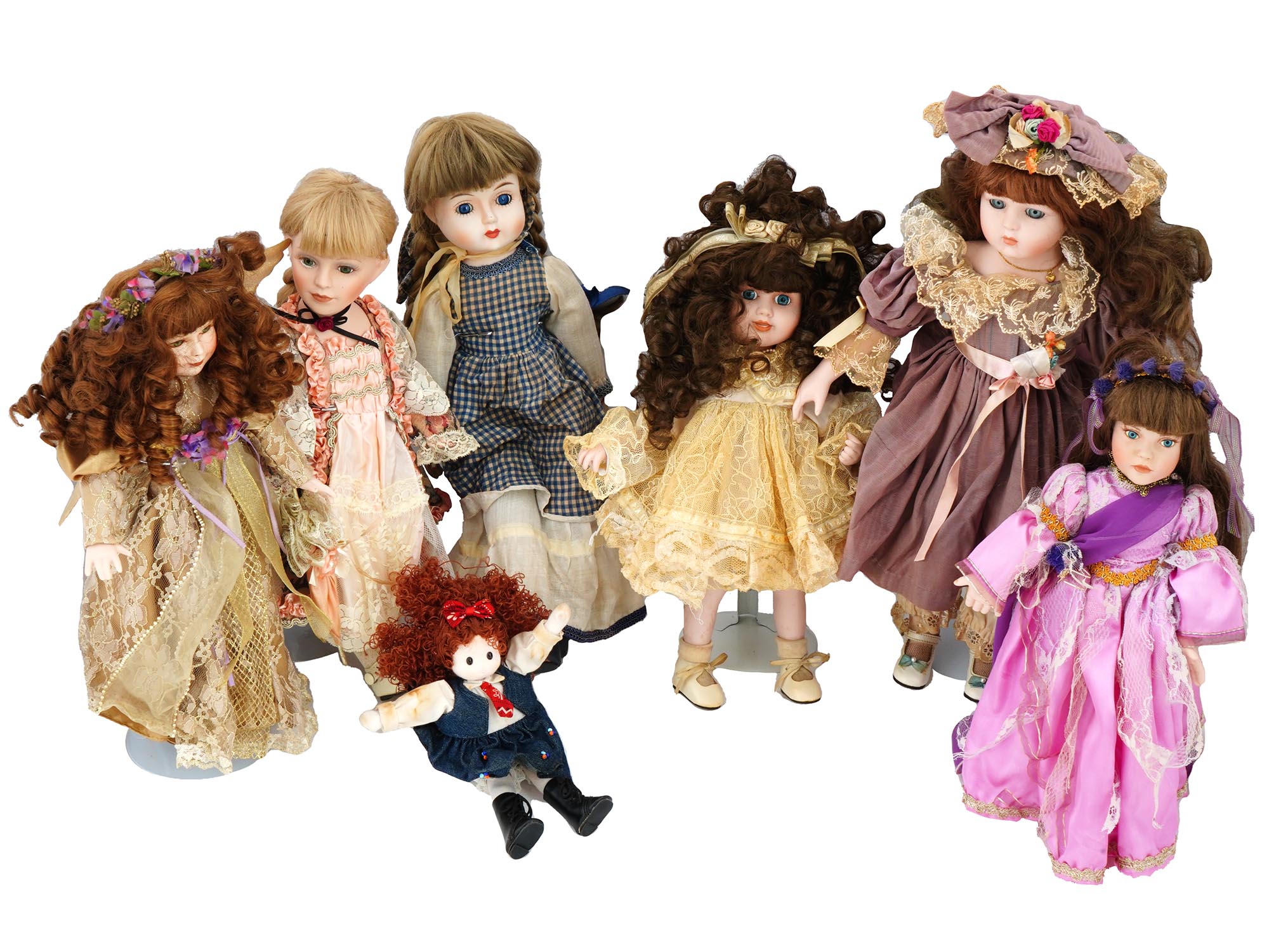COLLECTION OF VINTAGE PORCELAIN DOLLS IN OUTFITS PIC-0