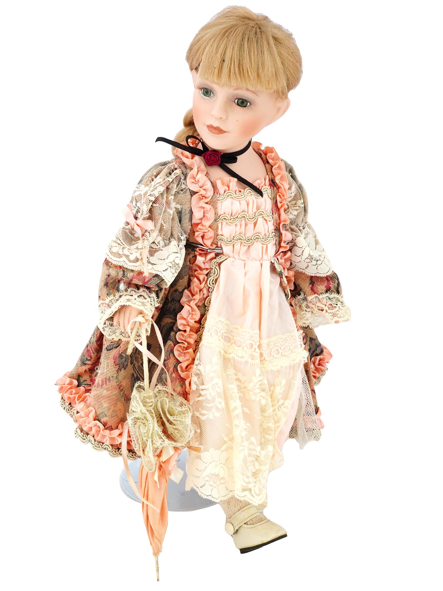 COLLECTION OF VINTAGE PORCELAIN DOLLS IN OUTFITS PIC-4