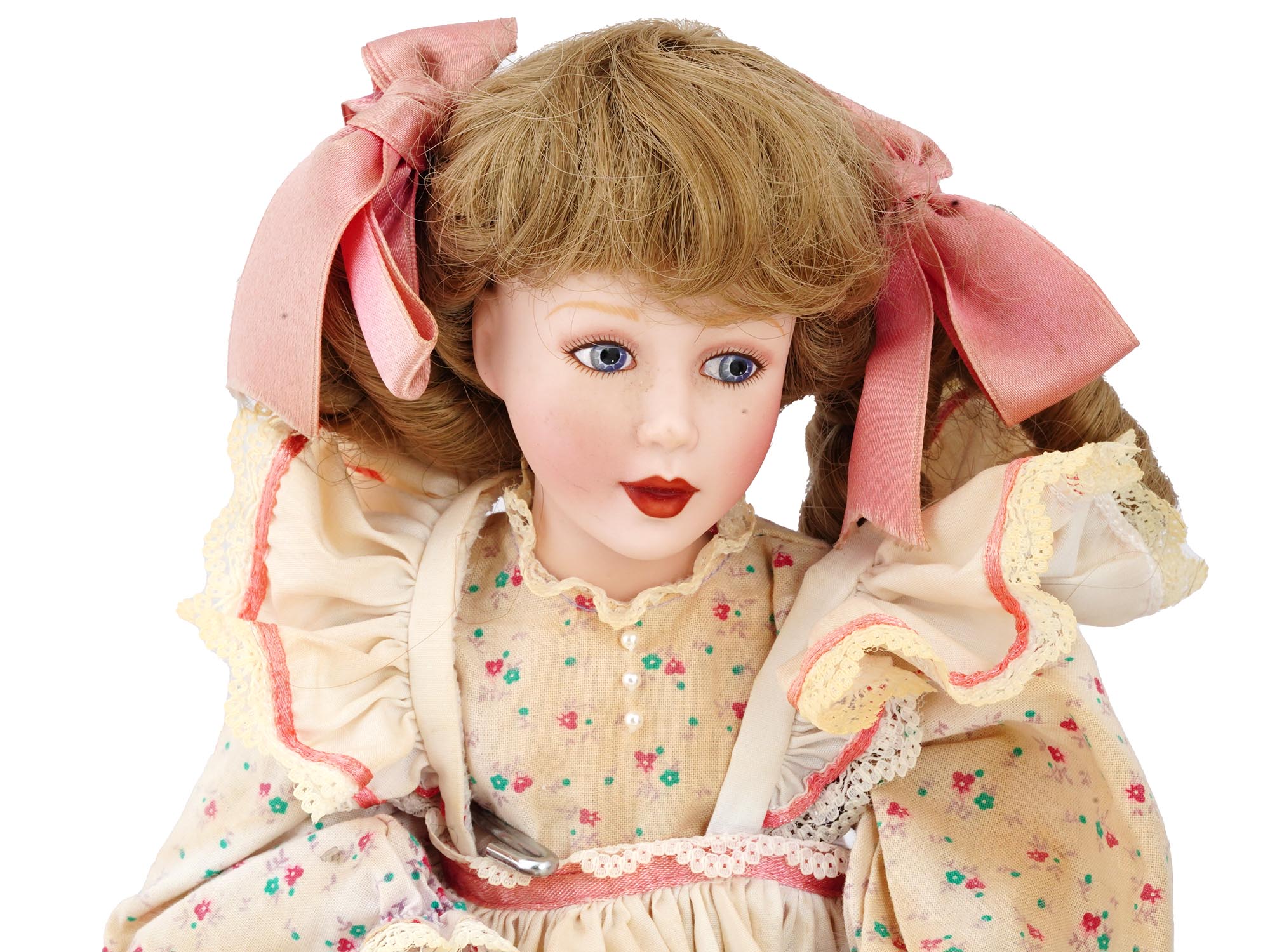 COLLECTION OF VINTAGE PORCELAIN DOLLS IN OUTFITS PIC-6