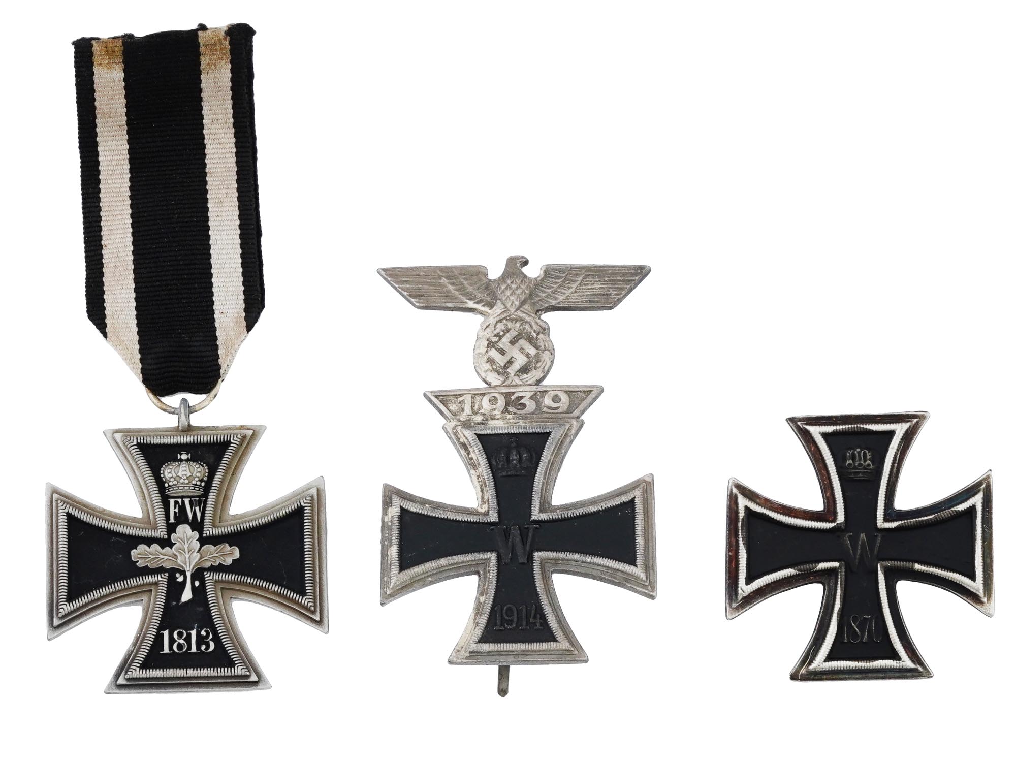 GROUP OF 3 GERMAN WWII IRON CROSSES 1870 1914 1939 PIC-0