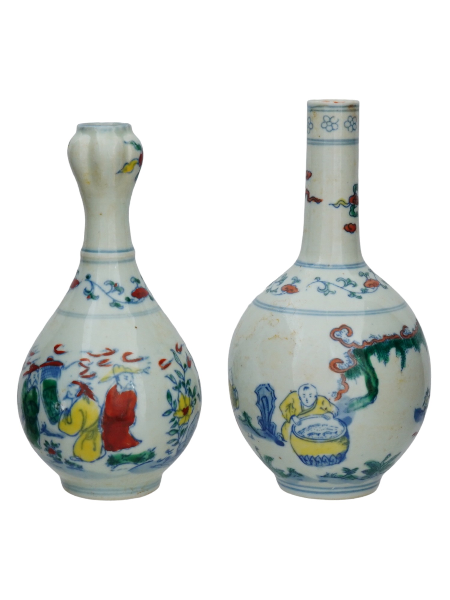 PAIR OF ANTIQUE CHINESE PORCELAIN VASES C 1900 PIC-0