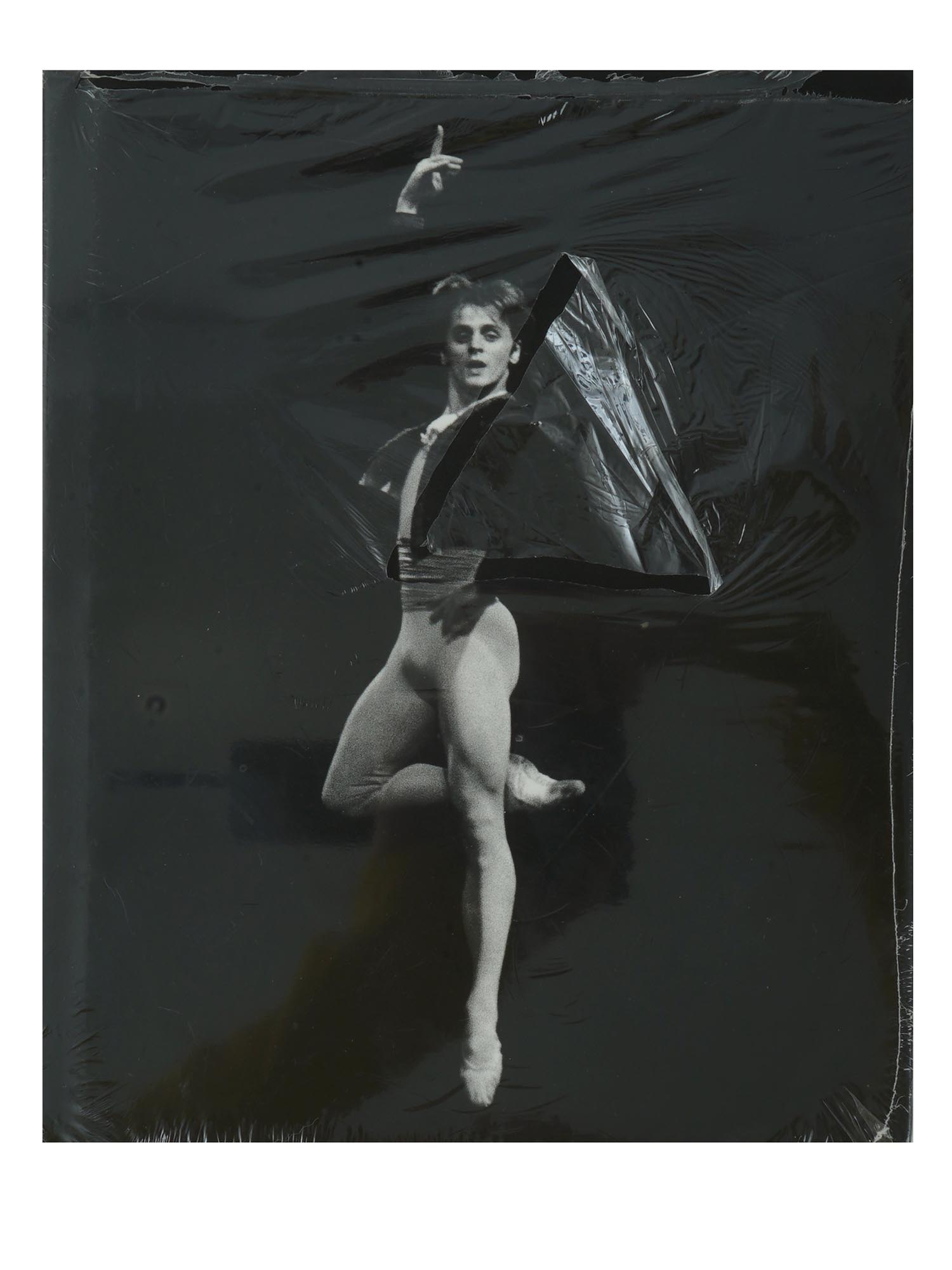 AMERICAN BALLET DANCER BARYSHNIKOV BLACK WHITE BOOK PIC-0