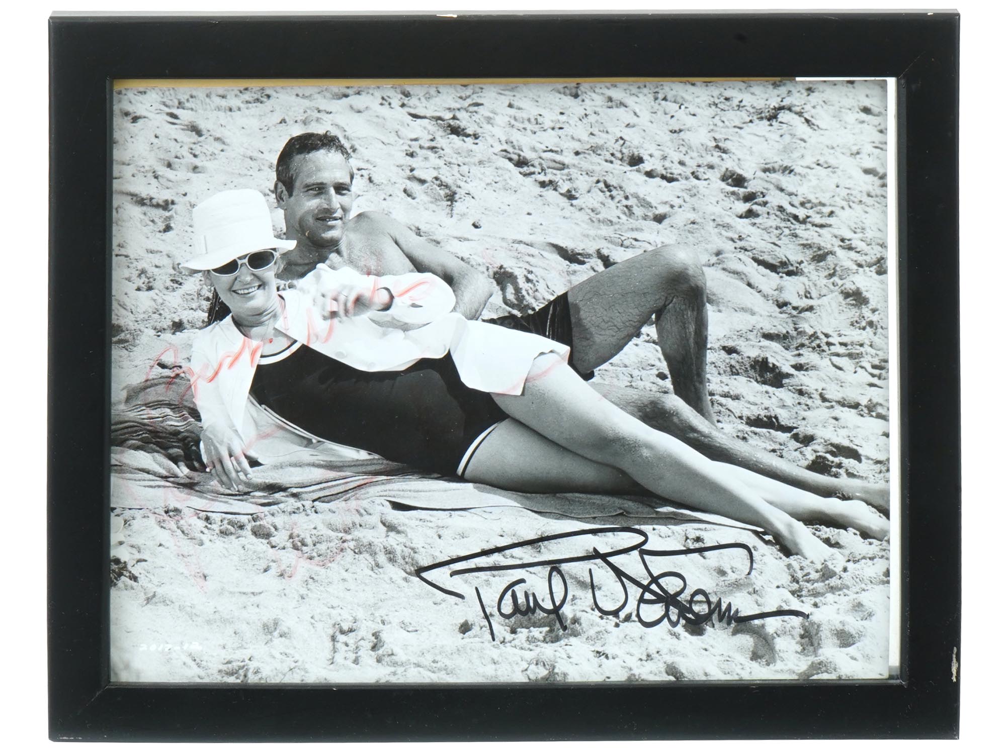 1969 PHOTO OF PAUL NEWMAN AND JOANNE WOODWARD SIGNED PIC-0