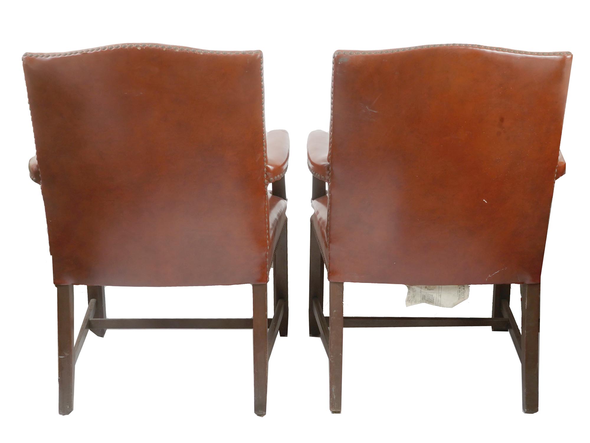 PAIR OF VINTAGE WOODEN ARMCHAIRS IN LEATHER PIC-3