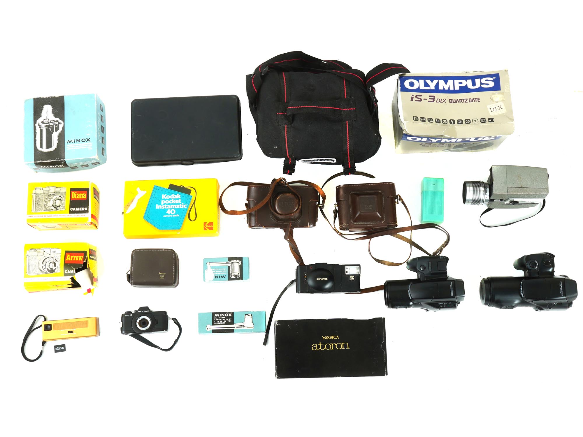 COLLECTION VINTAGE CAMERAS AND PHOTO ACCESSORIES PIC-0