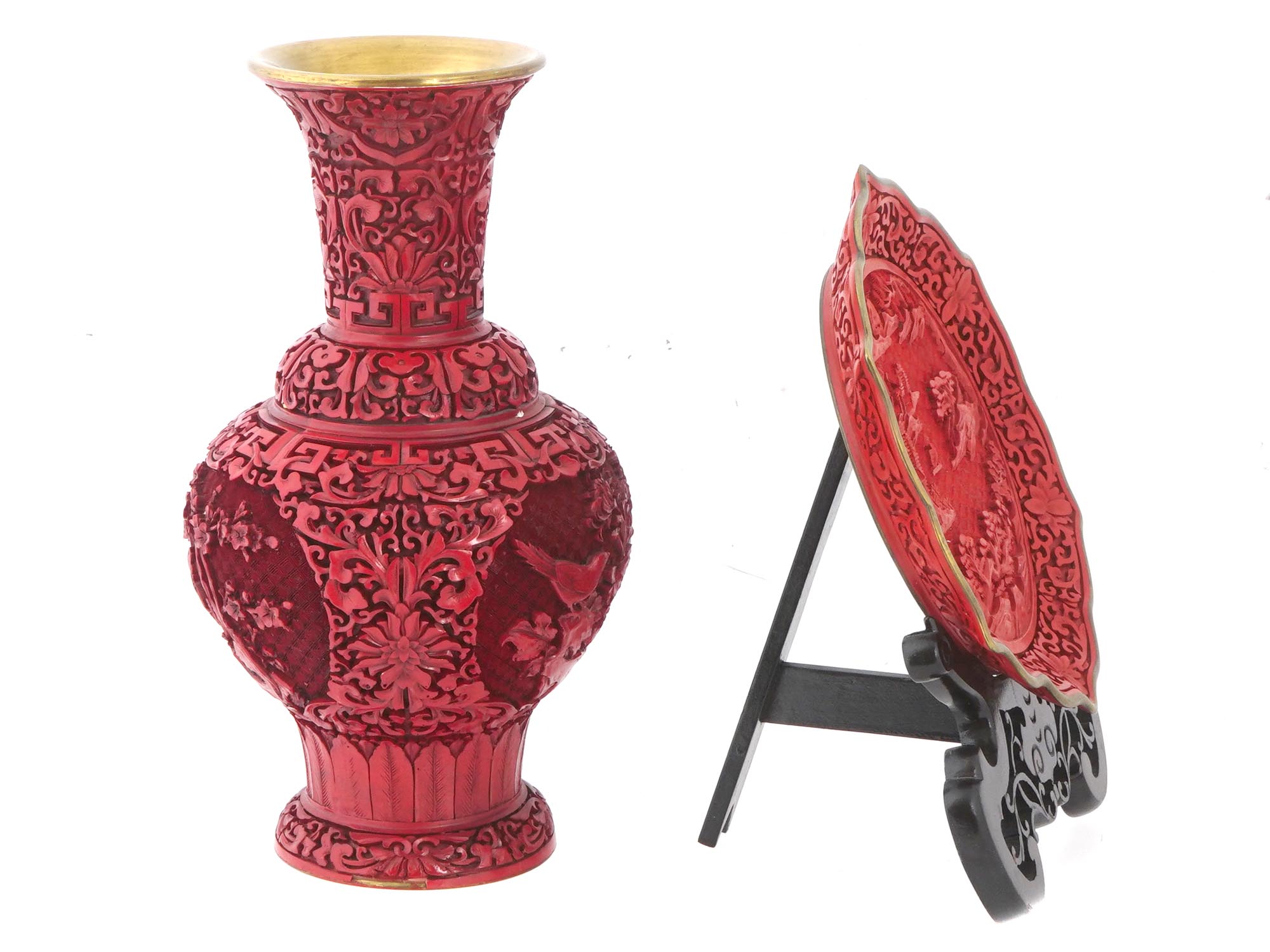 CHINESE RED CINNABAR VASE AND PLATE WITH STAND SET PIC-1