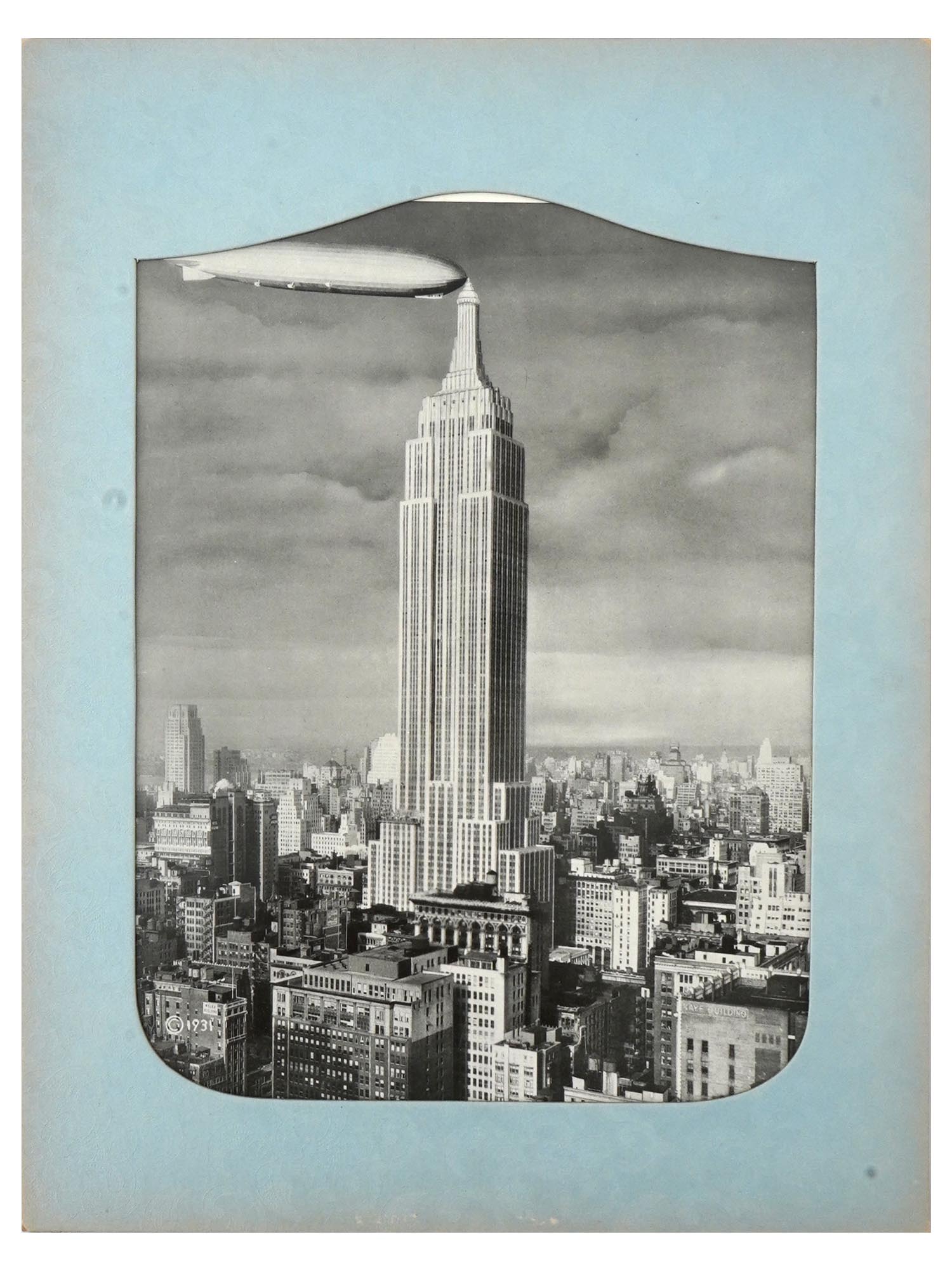1931 PHOTOGRAPH EMPIRE STATE BUILDING GRAF ZEPPELIN PIC-0