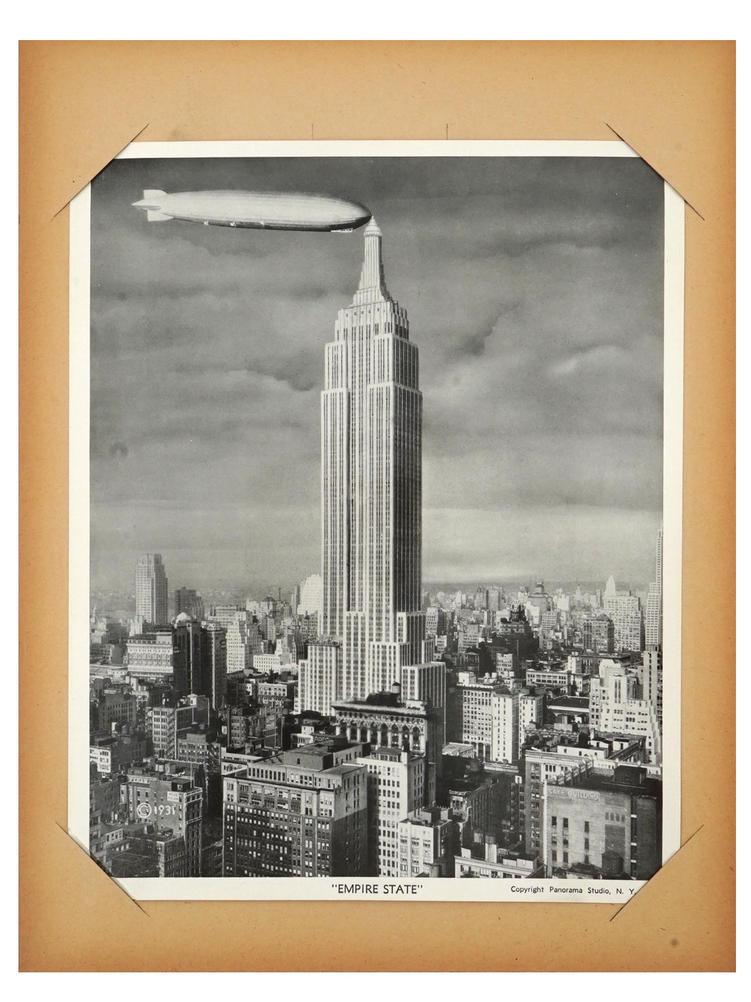 1931 PHOTOGRAPH EMPIRE STATE BUILDING GRAF ZEPPELIN PIC-1