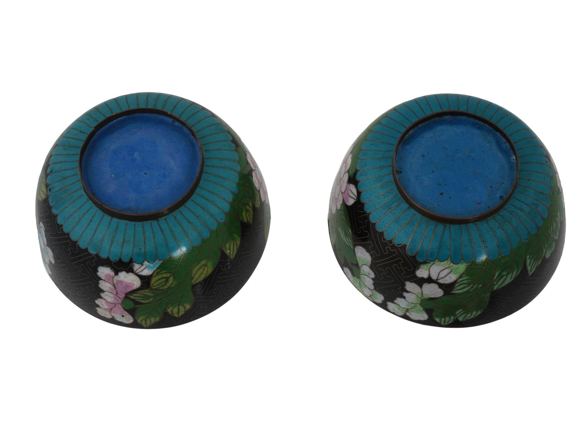 CHINESE CLOISONNE ENAMEL BOWLS AND NAPKIN RINGS SET PIC-3