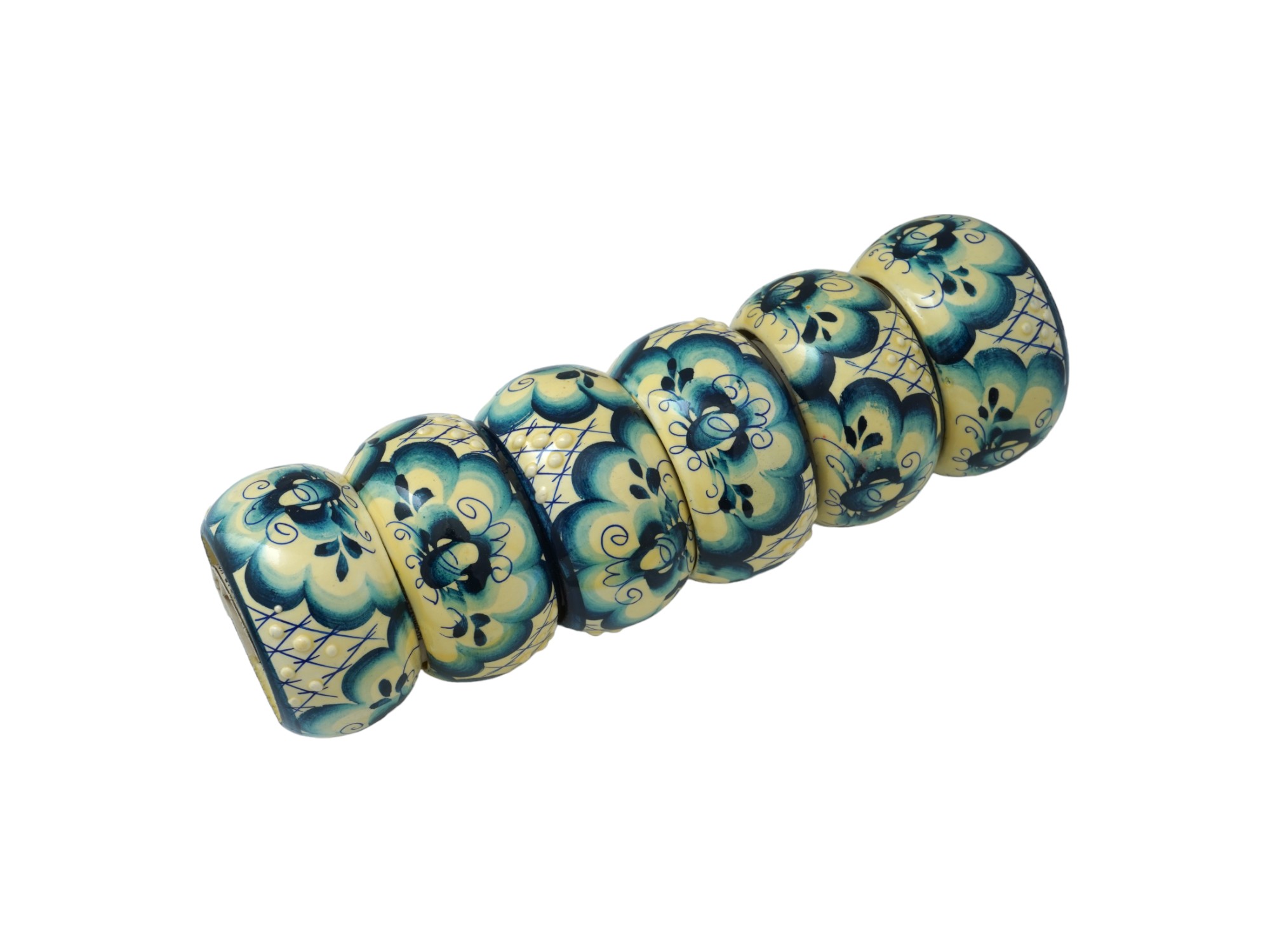 RUSSIAN GZHEL BLUE AND WHITE WOOD NAPKIN RINGS PIC-1