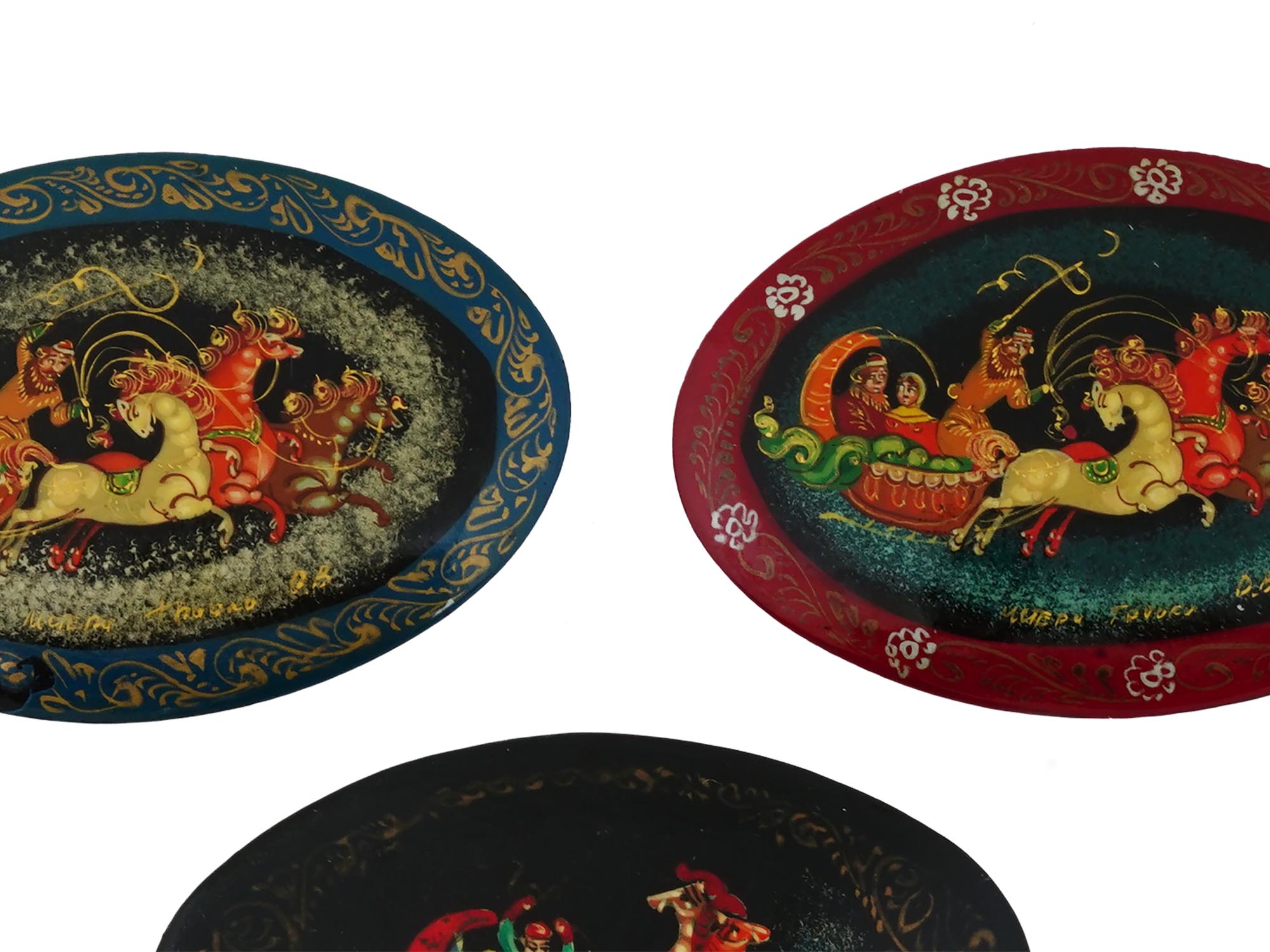 FIVE RUSSIAN TRADITIONAL LACQUERED WOODEN BADGES PIC-2