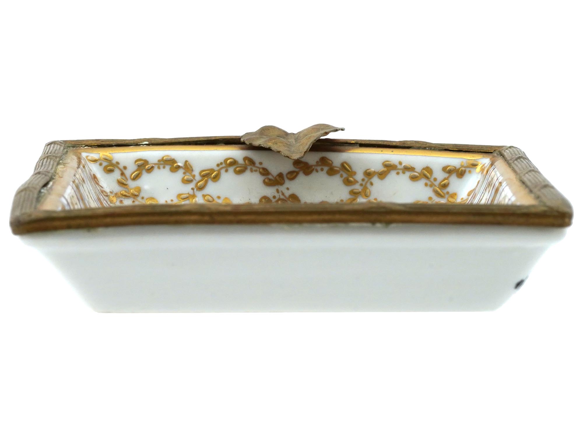 VINTAGE FRENCH SEVRES PORCELAIN ASHTRAY PIC-3