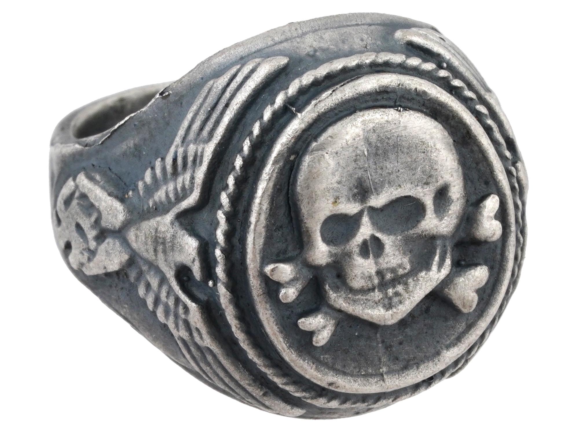 GERMAN WWII TYPE WAFFEN SS TOTENKOPF SILVER RING PIC-1