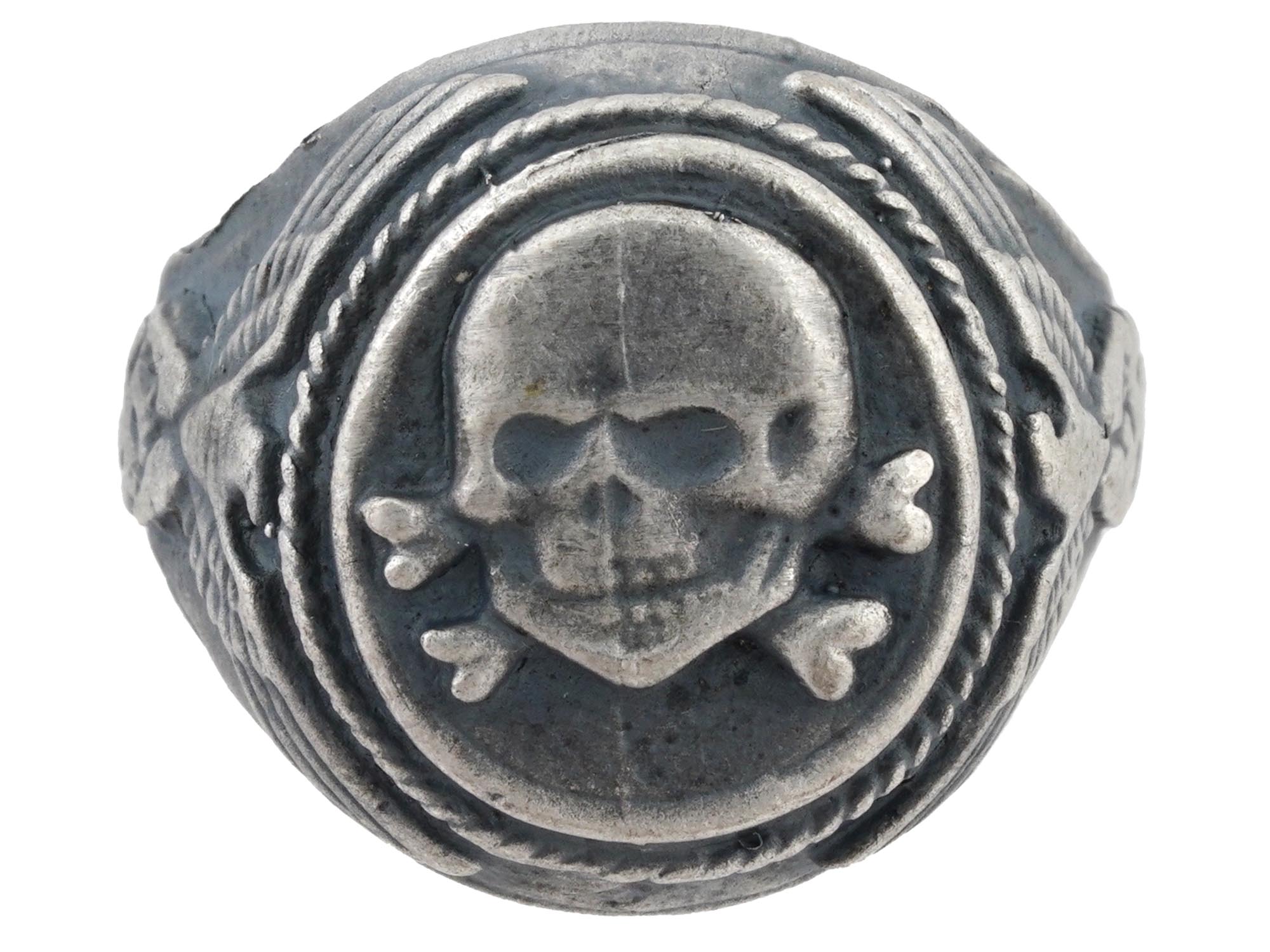 GERMAN WWII TYPE WAFFEN SS TOTENKOPF SILVER RING PIC-0