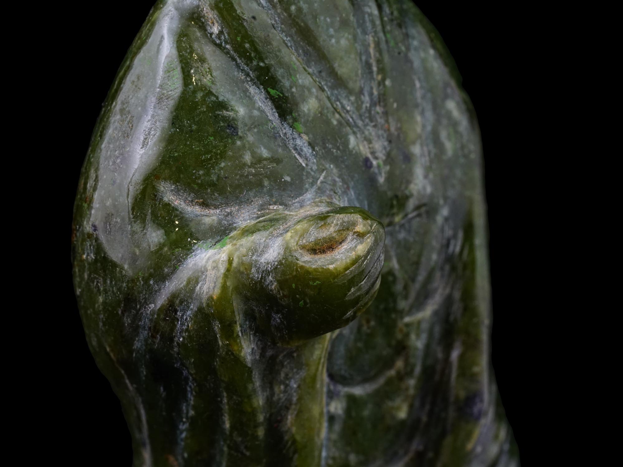 ANTIQUE CHINESE GREEN NEPHRITE GUANYIN FIGURINE PIC-4