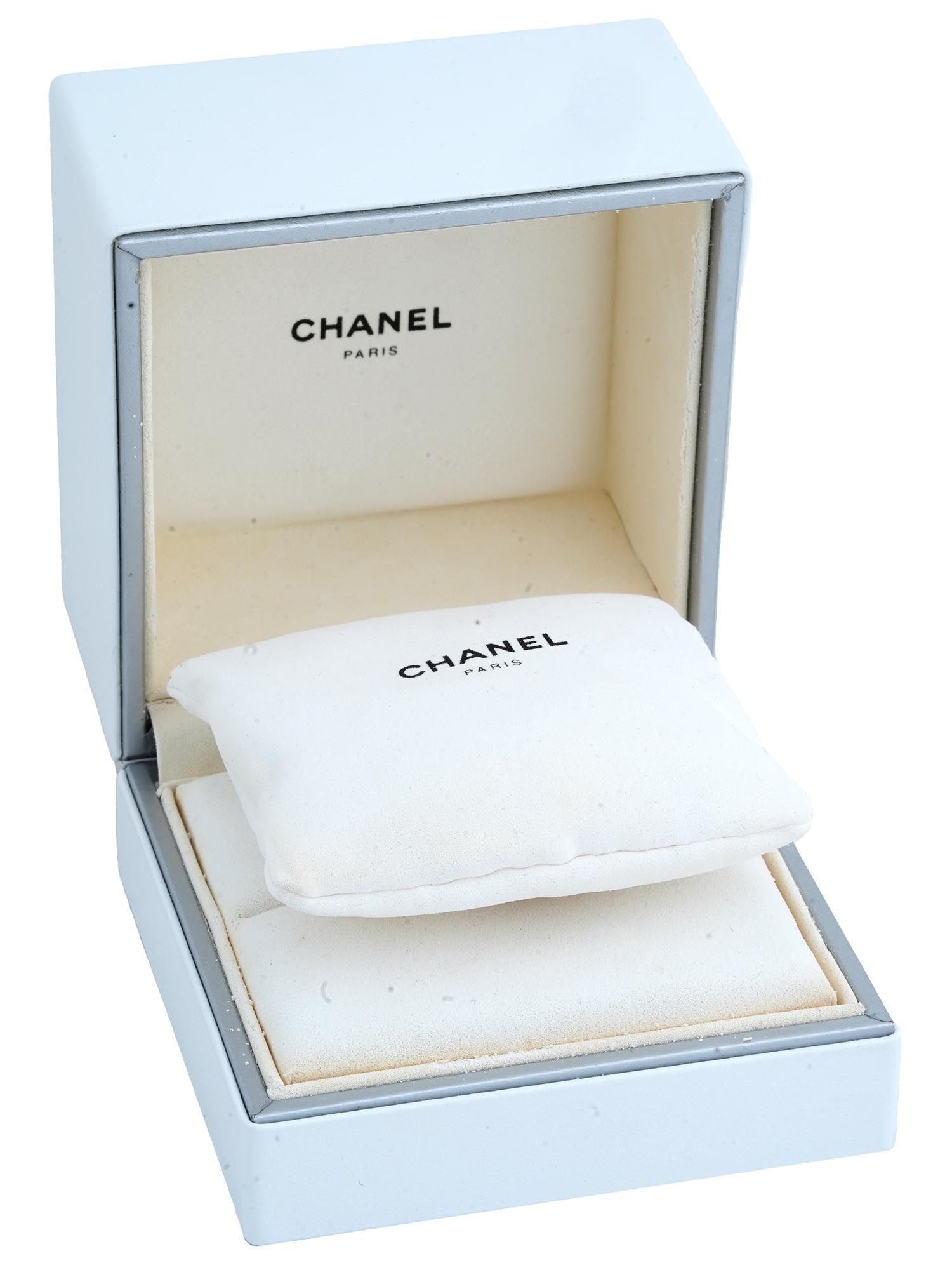 CHANEL 18K GOLD COCO CRUSH BAND RING IN A BOX PIC-1