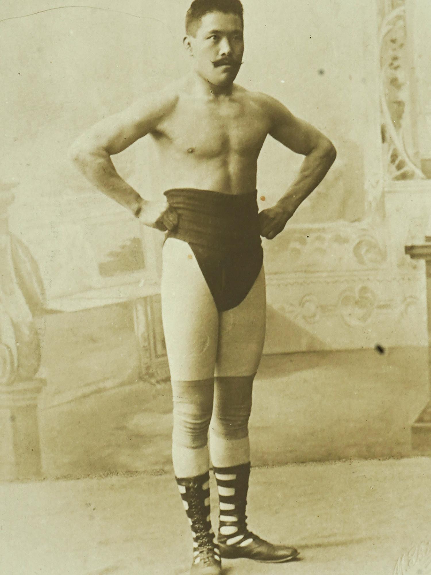 ANTIQUE RUSSIAN PORTRAIT PHOTO OF JAPANESE WRESTLER PIC-1