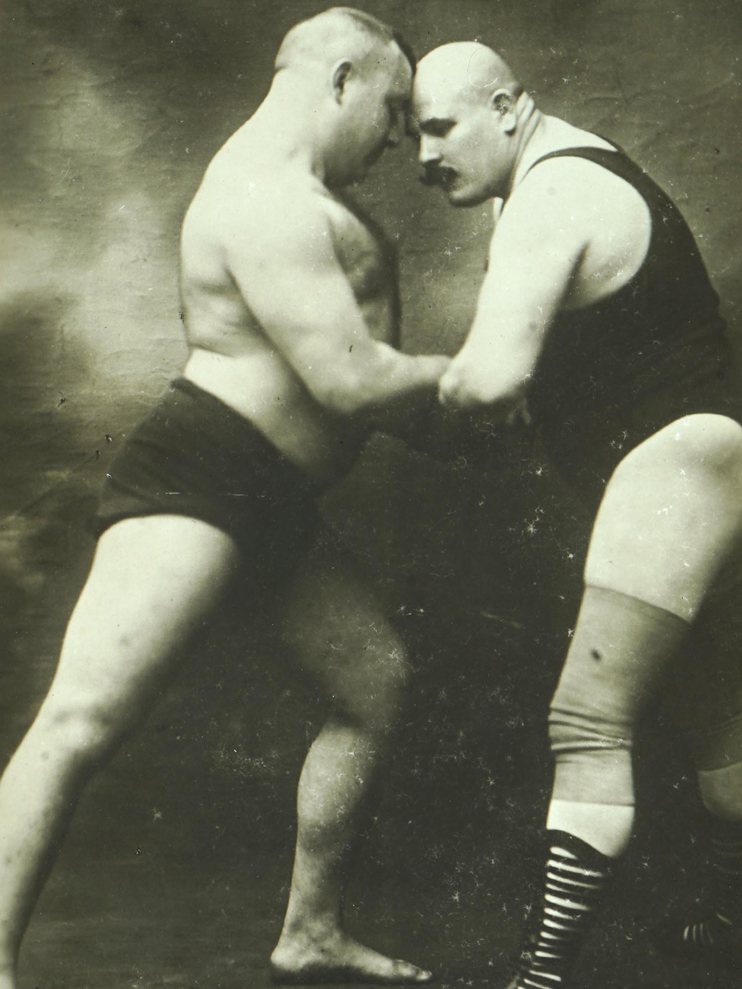 ANTIQUE RUSSIAN PHOTOGRAPH TWO MEN WRESTLING BYSTROV PIC-1