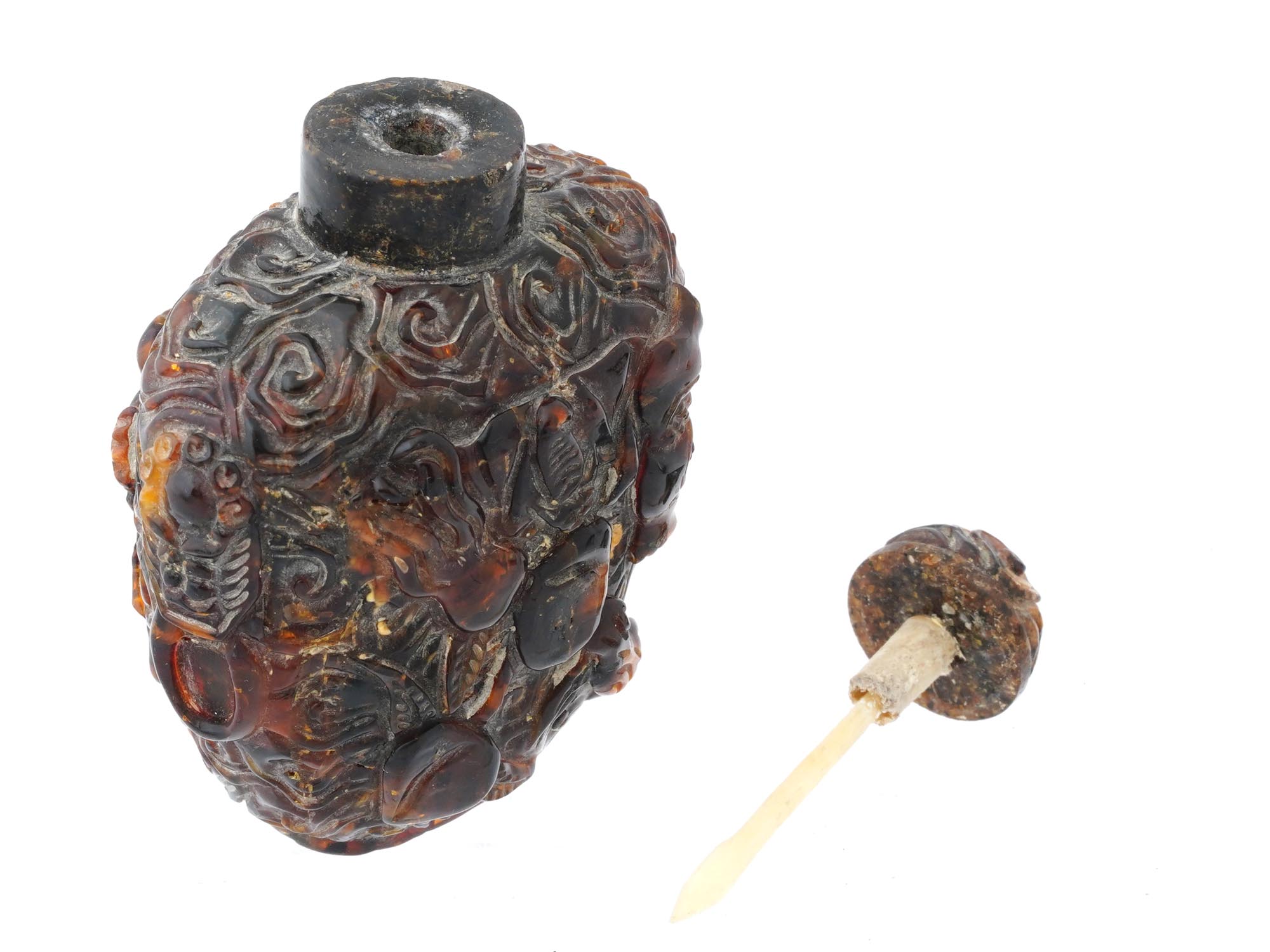 ANTIQUE CHINESE CARVED AMBER LIDDED SNUFF BOTTLE PIC-3