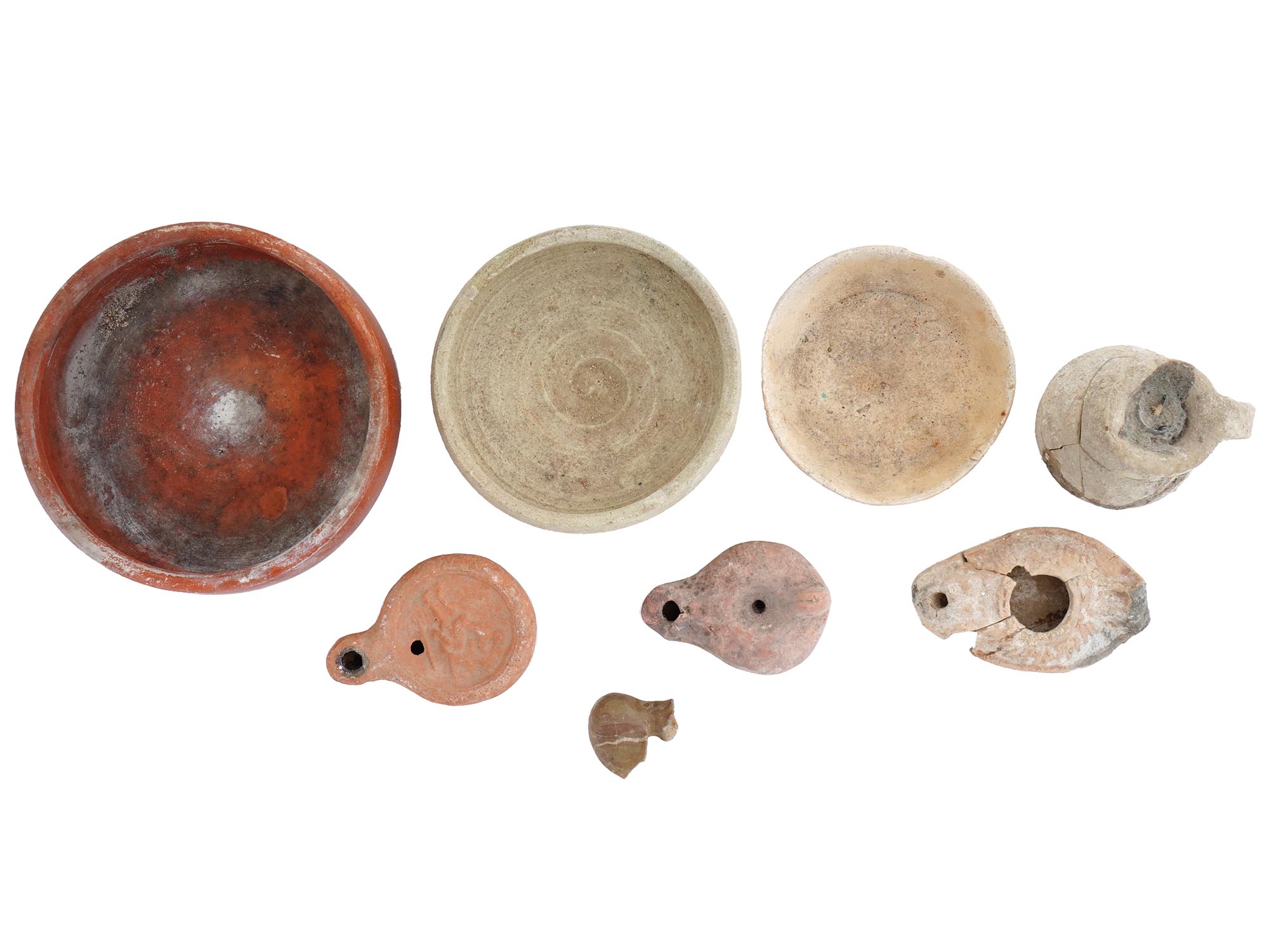 ANCIENT ROMAN TERRACOTTA OIL LAMPS, PLATES AND JUG PIC-1