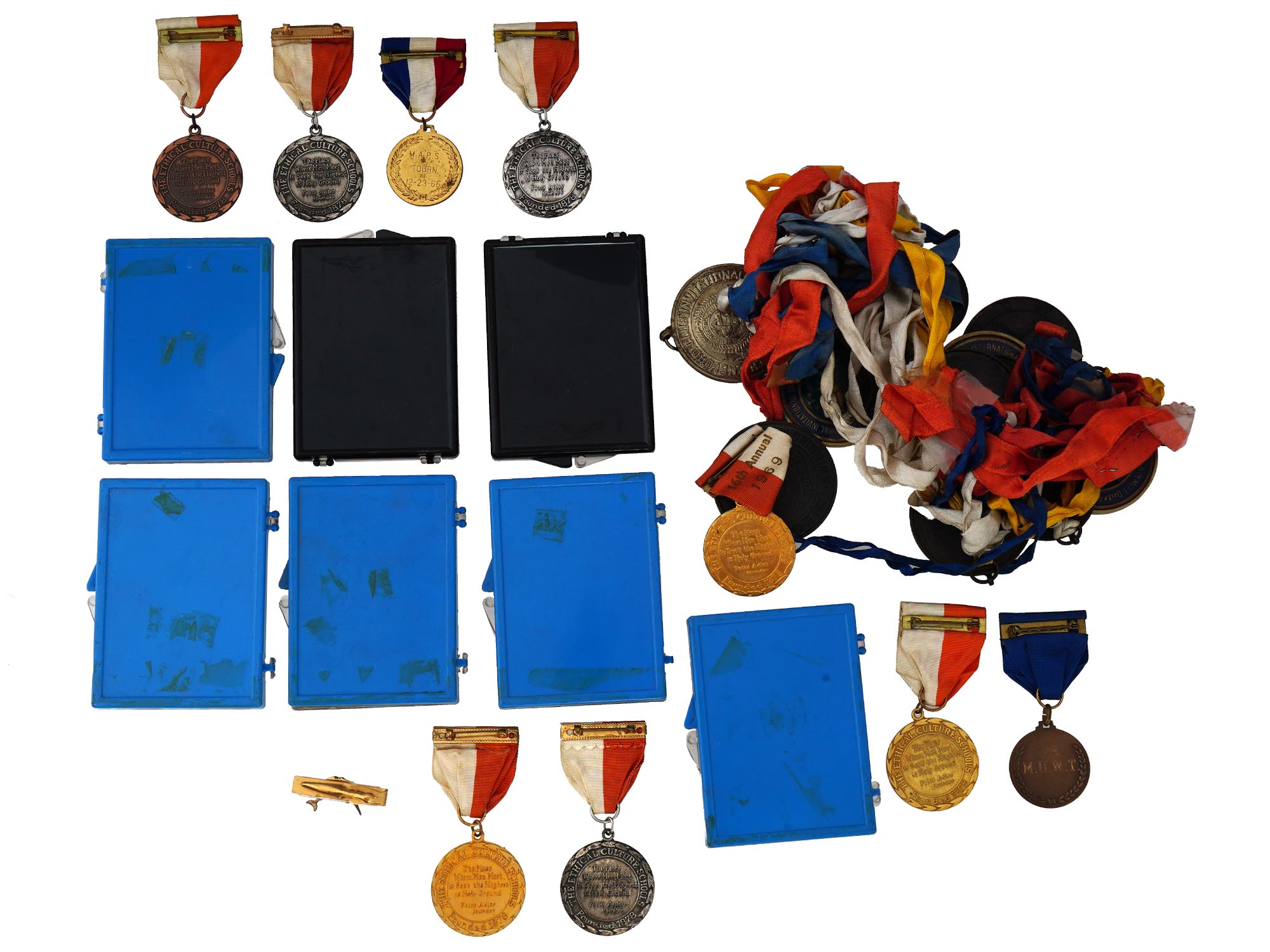 COLLECTION OF AMERICAN SCHOOL MEDALS OF 1960S PIC-1