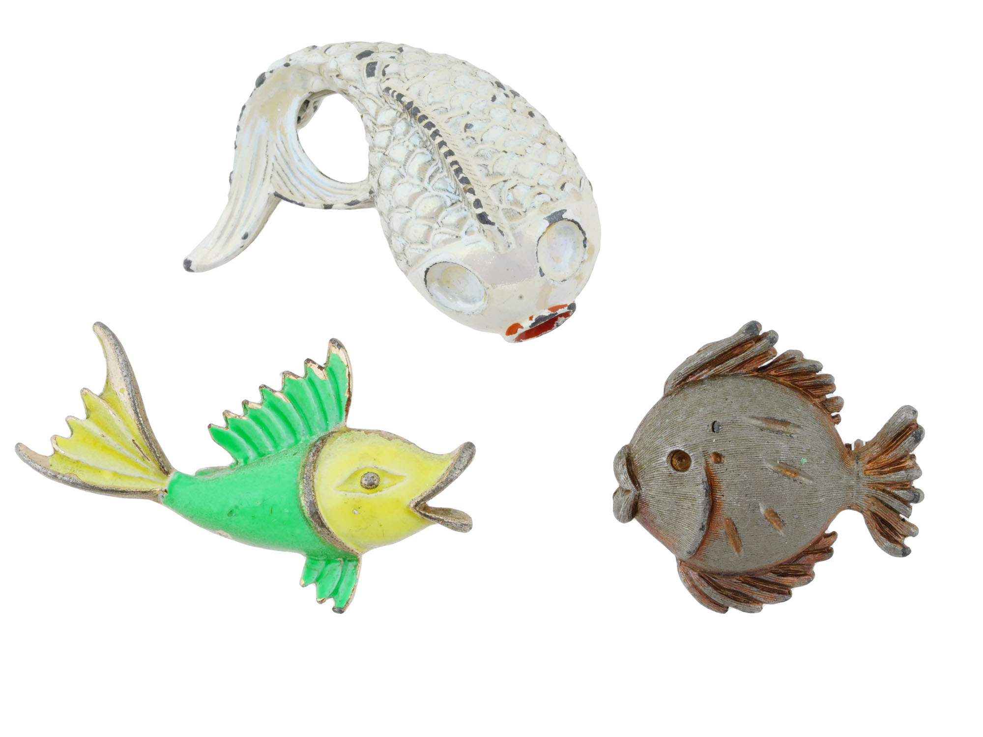 THREE VINTAGE AMERICAN ENAMEL FISH BROOCHES PIC-1