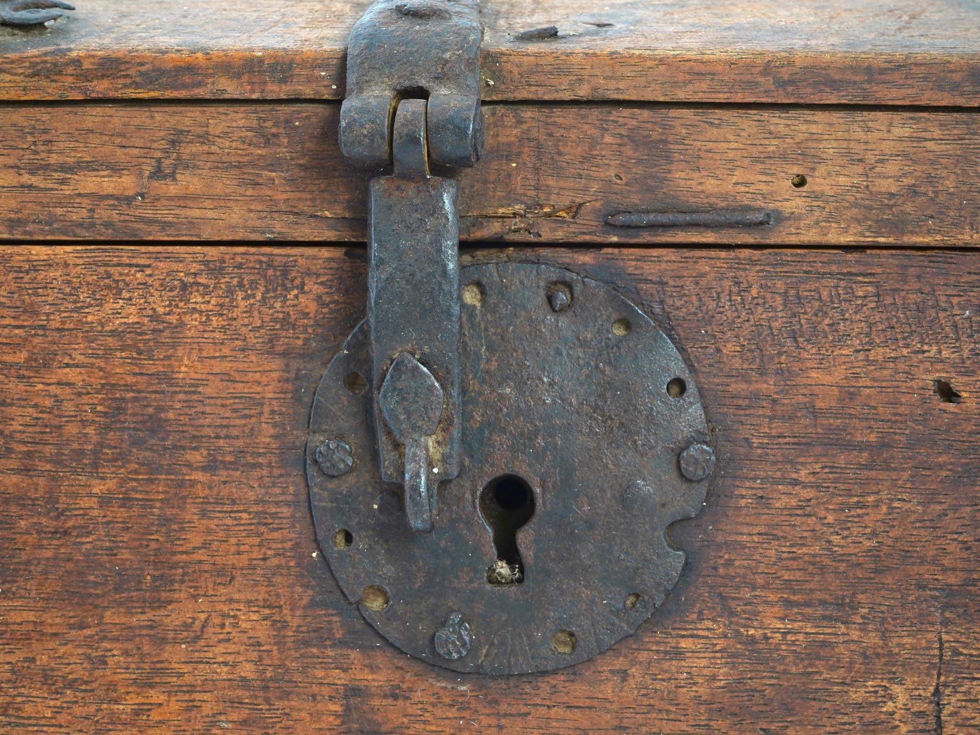 ANTIQUE WOODEN TRINKET BOX WITH FASTENINGS AND LOCK PIC-9