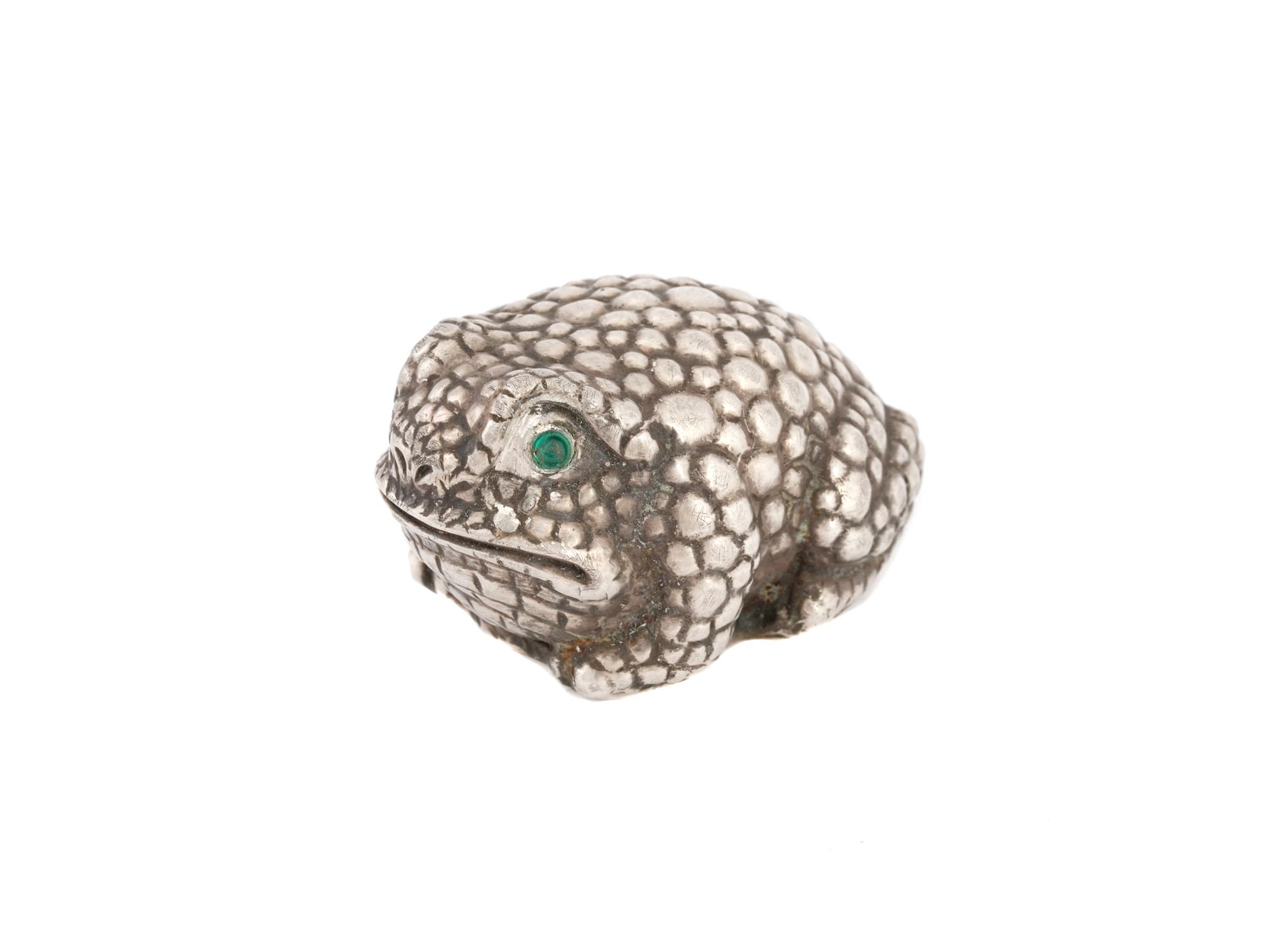 RUSSIAN 84 SILVER FROG FIGURINE WITH EMERALD EYES PIC-0