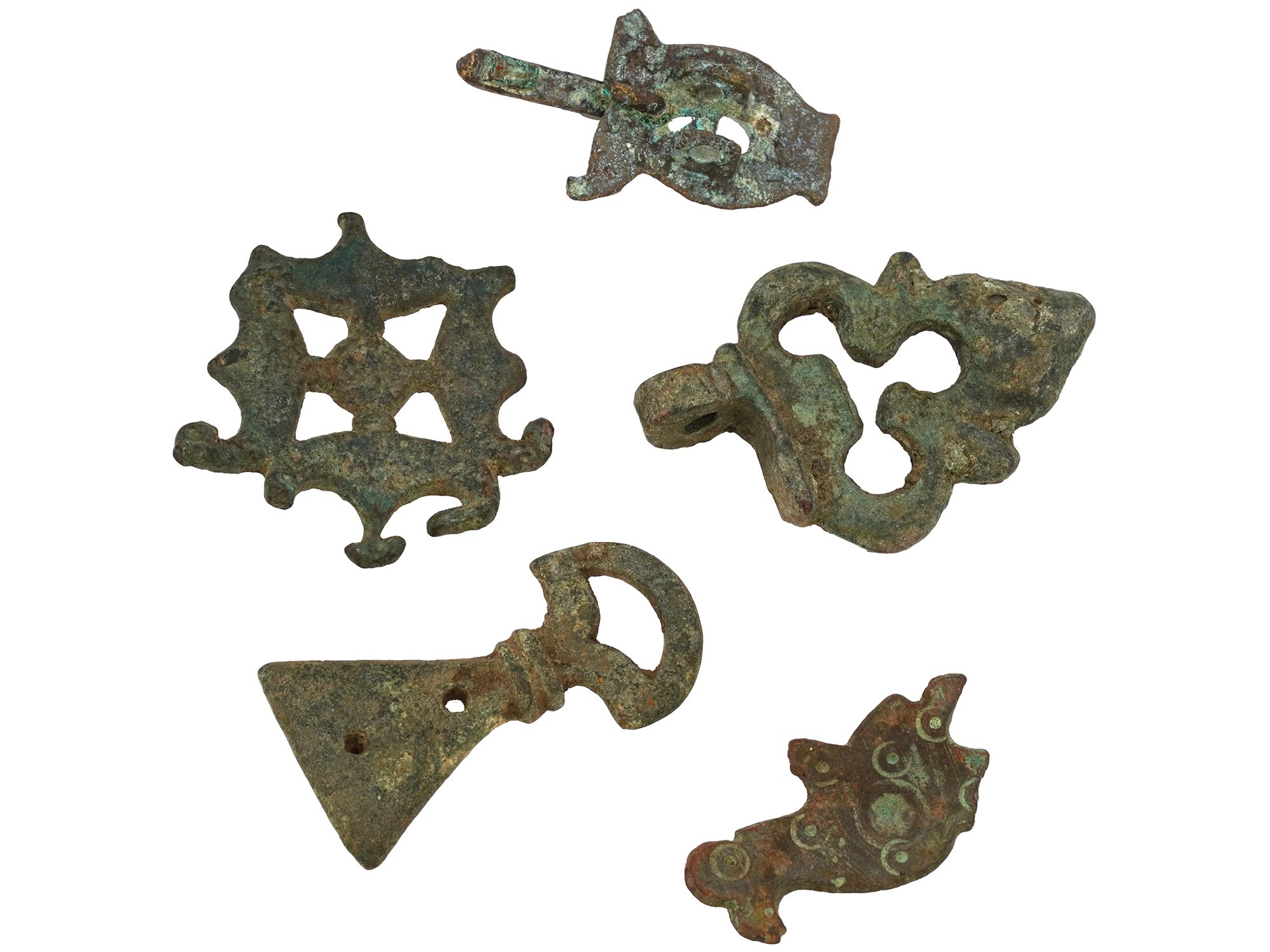 GROUP OF ANCIENT JEWELRY AND TECHNOLOGICAL ARTIFACTS PIC-2