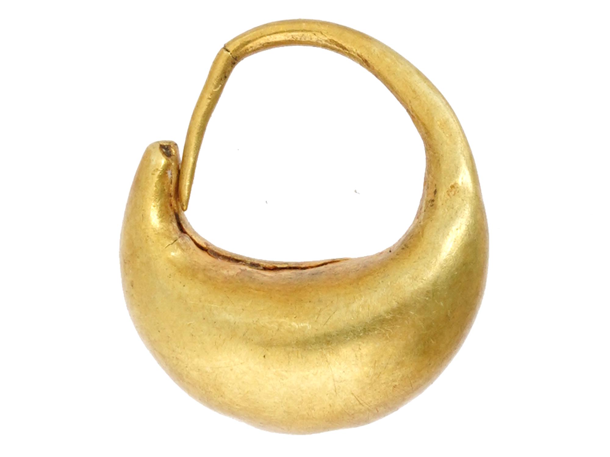 ANCIENT GREEK GOLD EARRING IN THE SHAPE OF A BOAT PIC-2