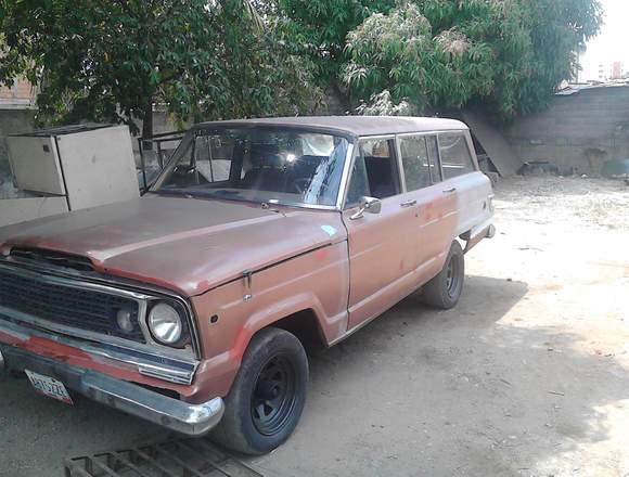    camioneta wagoneer