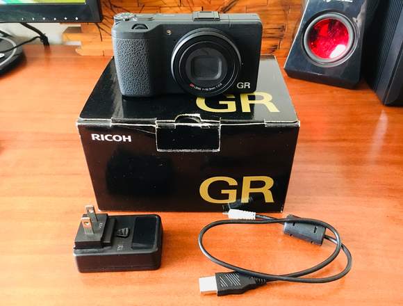 Ricoh GR (Cámara Mirrorless)