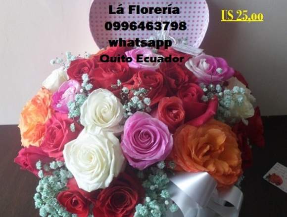 Corazón De Rosas Arreglo Floral, La Florería