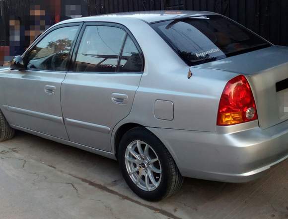 Hyundai Accent 2005 mecanico papeles al día 