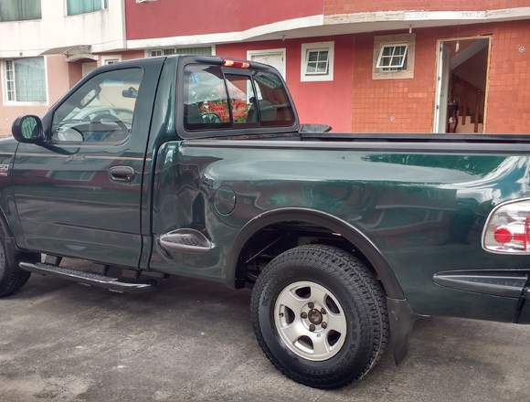 FORD F150 LARIAT 4*4 AUTOMÁTICA FLAMANTE