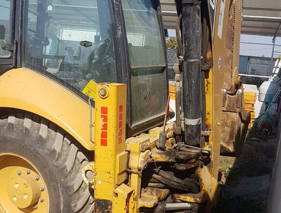 RETROEXCAVADORA CATERPILLAR 422 E 