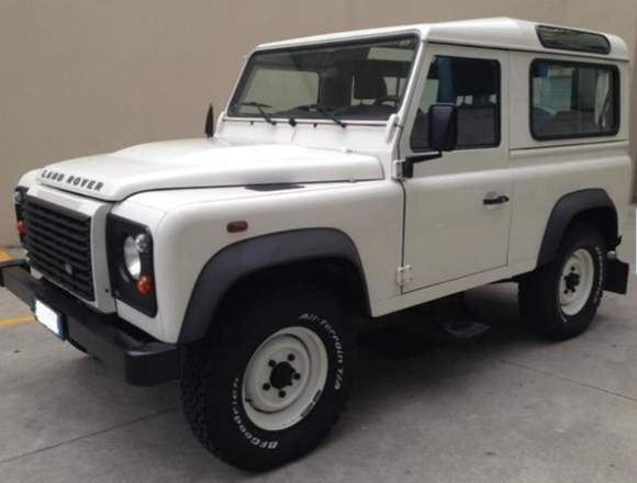 Land Rover Defender 90 Td4 Station Wagon 122hp