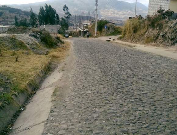 TERRENO EN OTAVALO 180M2