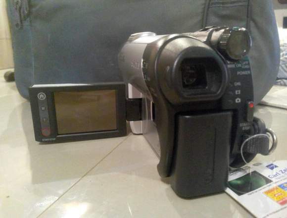 Vendo Filmadora Sony HandyCam por no usar