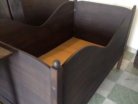 Vendo cama cuna nueva pintada wengue