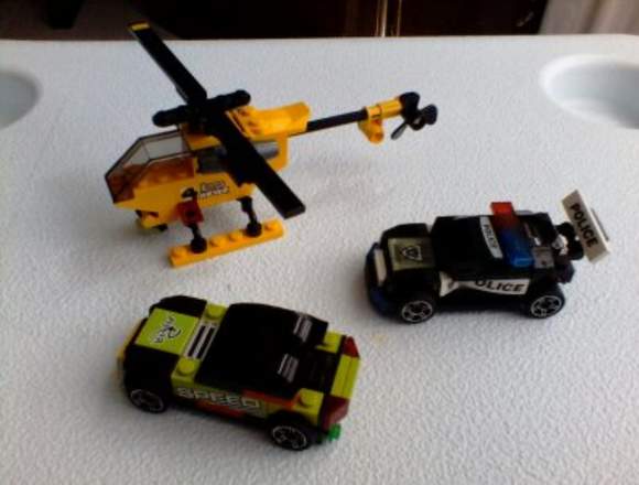 Carritos y Helicoptero armables, marca Lego.