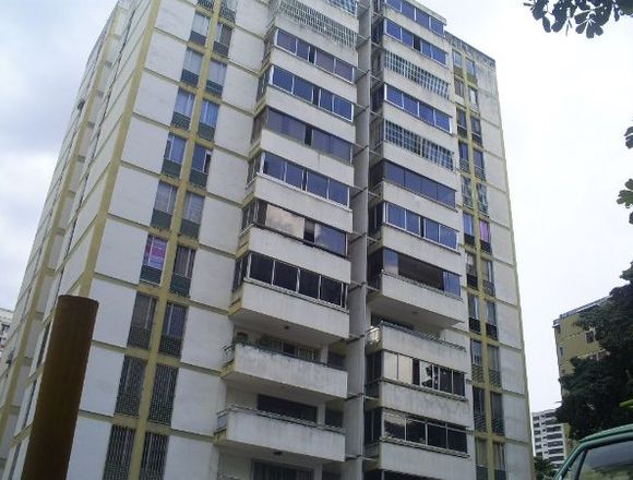 vendo cedo apartamento los palos grandes chacao