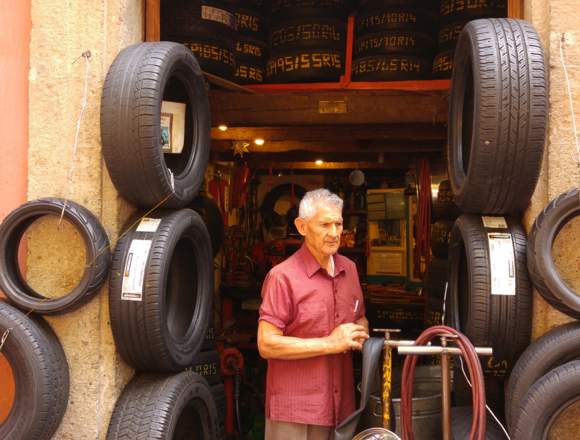 Vulcanizadora Ramos, Motos, Deportivos Camionetas