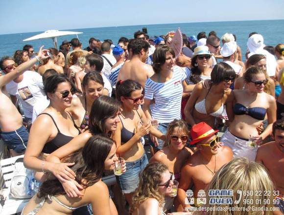 Fiesta en Barco - Playa de Gandia