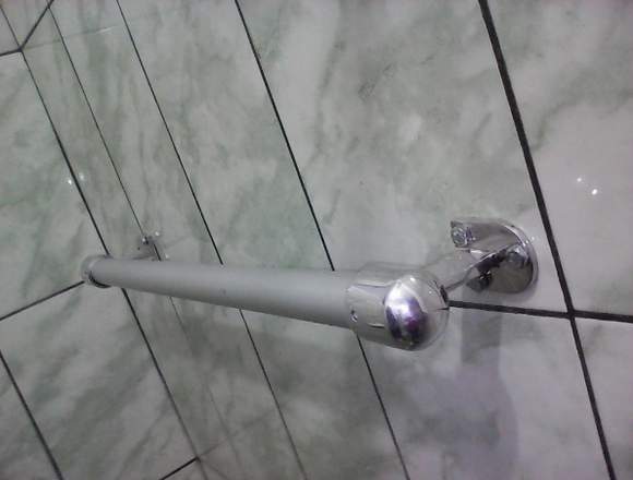 PASAMANOS DE SEGURIDAD PARA DUCHAS Y ESCALERAS